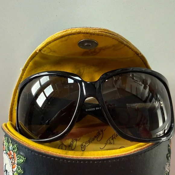 Ed Hardy Black Sunglasses with Skull Design - Picture 4 of 4